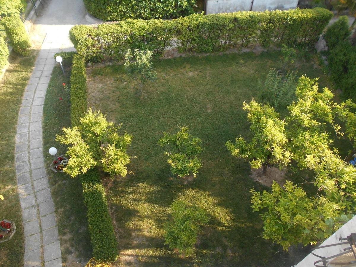 Apartment Cherry Kaštela Exteriér fotografie